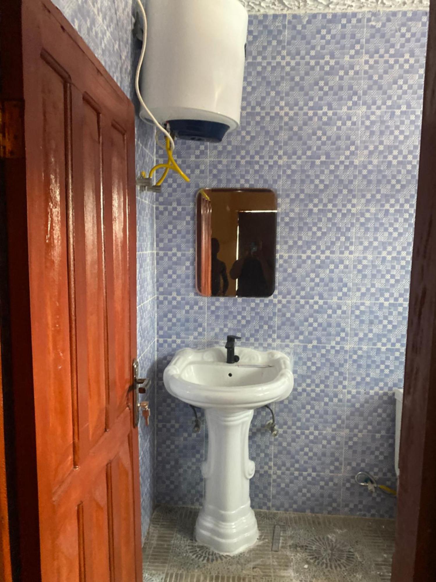 Debora Guest House Freetown Dış mekan fotoğraf