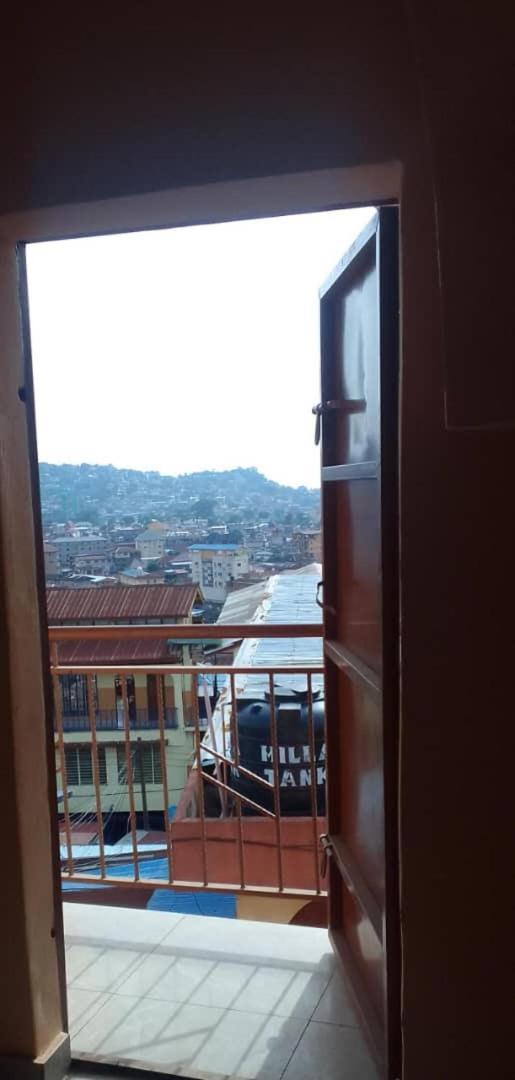 Debora Guest House Freetown Dış mekan fotoğraf
