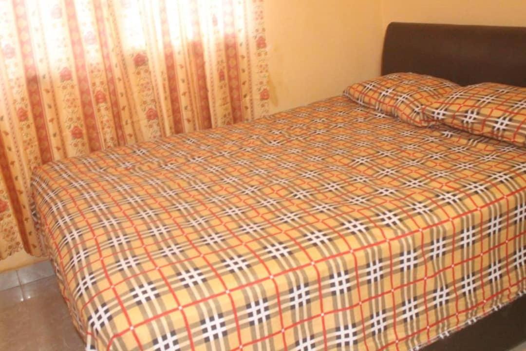 Debora Guest House Freetown Dış mekan fotoğraf
