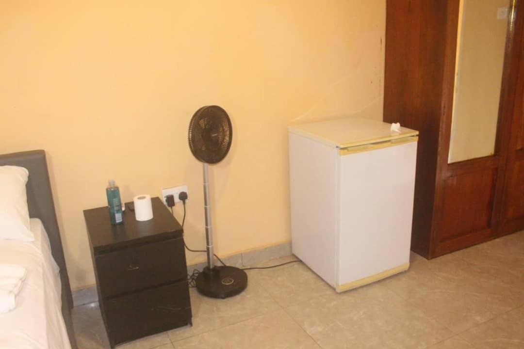Debora Guest House Freetown Dış mekan fotoğraf