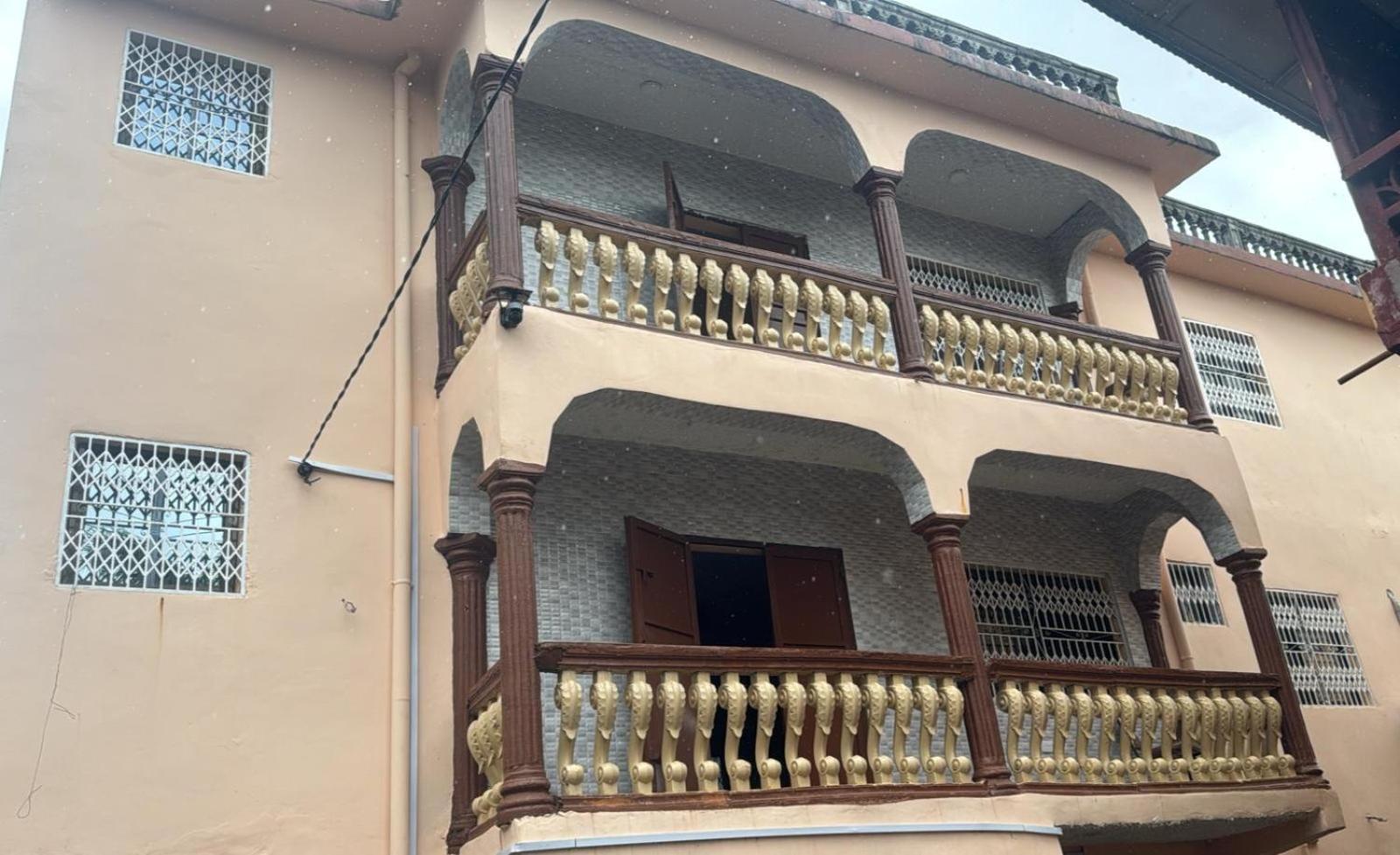 Debora Guest House Freetown Dış mekan fotoğraf
